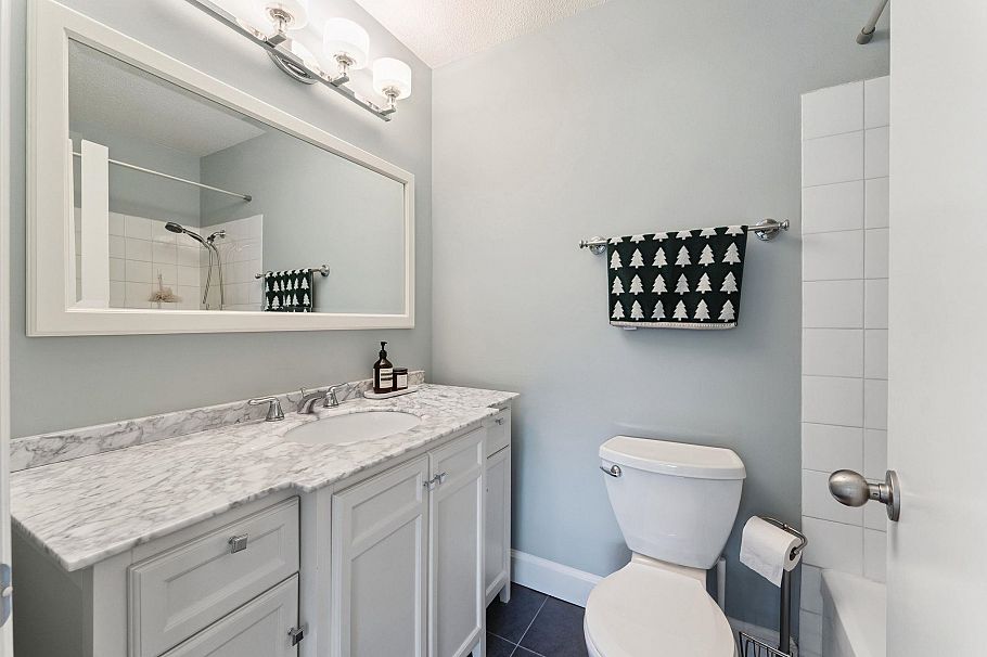 3349 Mountain Highway North Vancouver, BC - 25