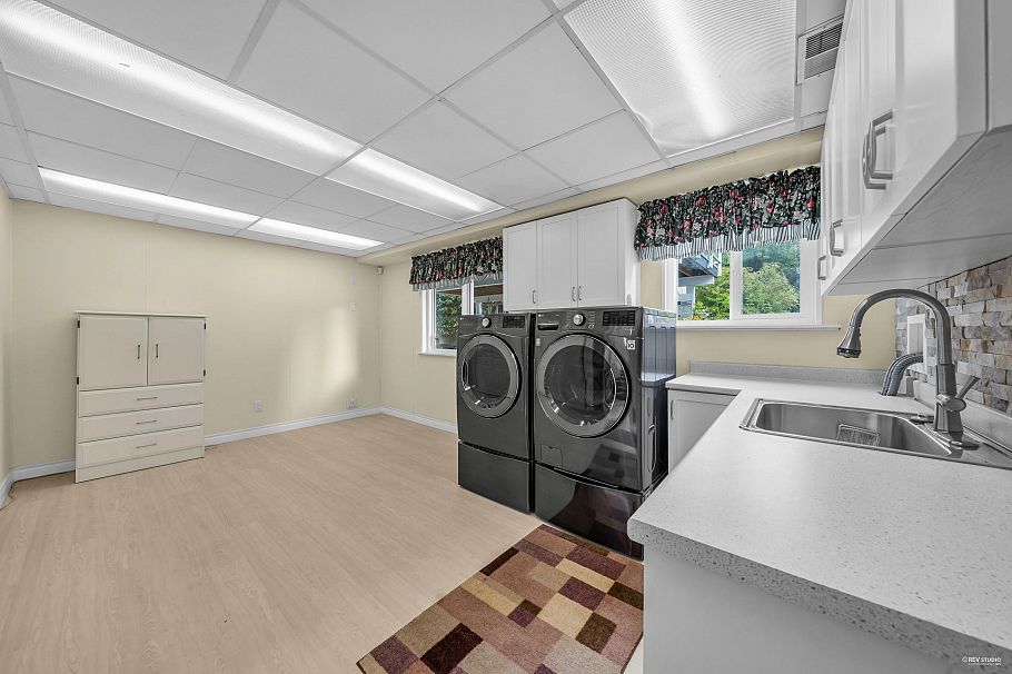 3566 Regent Avenue North Vancouver, BC - 31