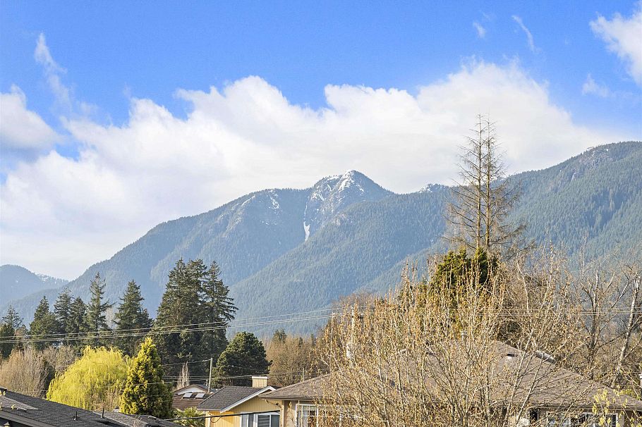 413 W Keith Road North Vancouver, BC - 36