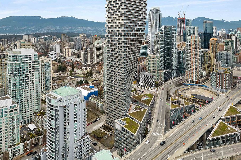 2702 1480 Howe Street Vancouver, BC - 16