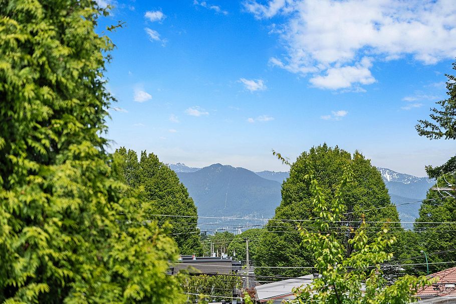 4988 Sherbrooke Street Vancouver, BC - 4