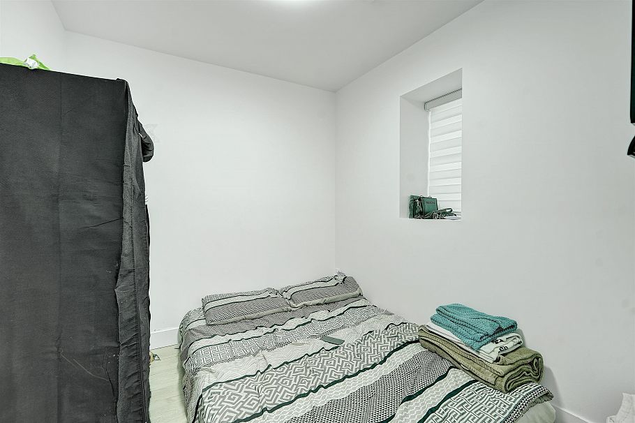 1421 E 62nd Avenue Vancouver, BC - 34