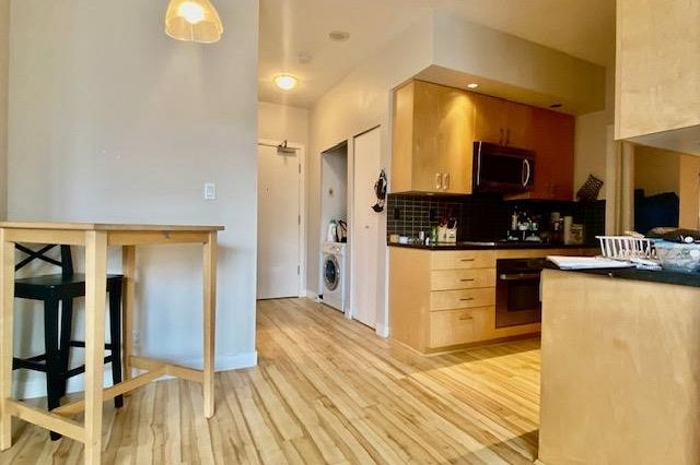 204 1050 Smithe Street Vancouver, BC - 4