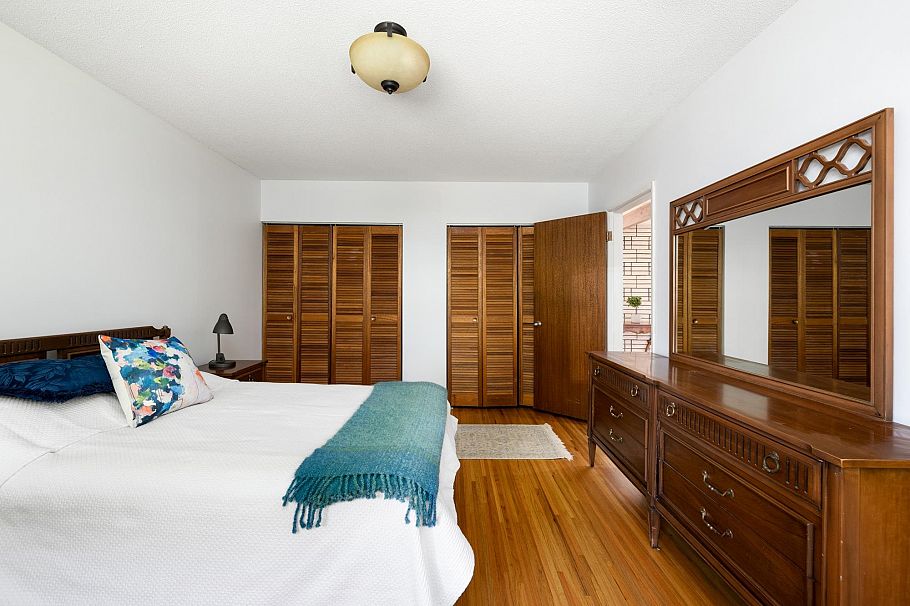 587 Beachview Drive North Vancouver, BC - 21