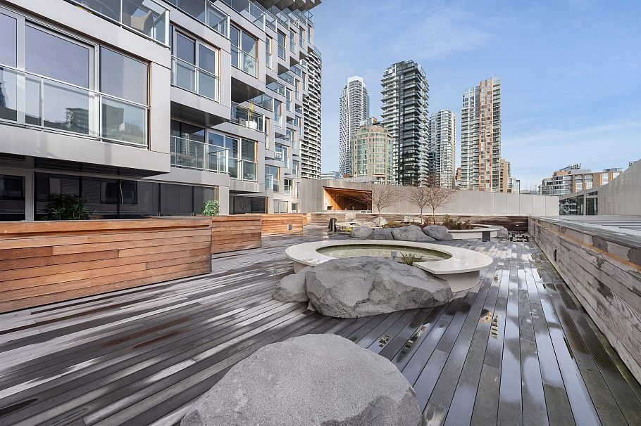 2702 1480 Howe Street Vancouver, BC - 22