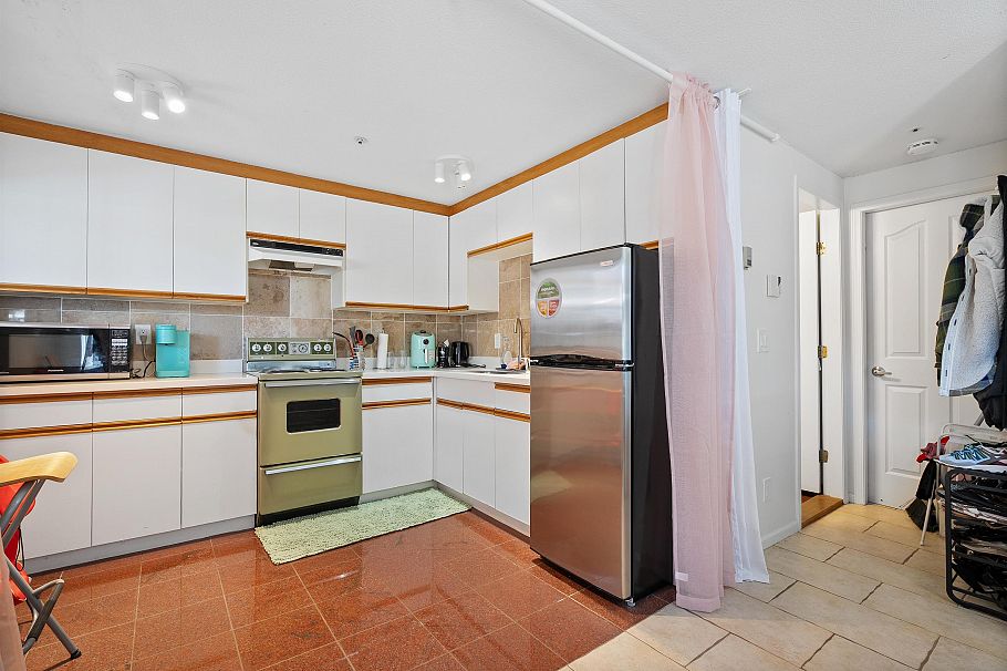 4988 Sherbrooke Street Vancouver, BC - 25