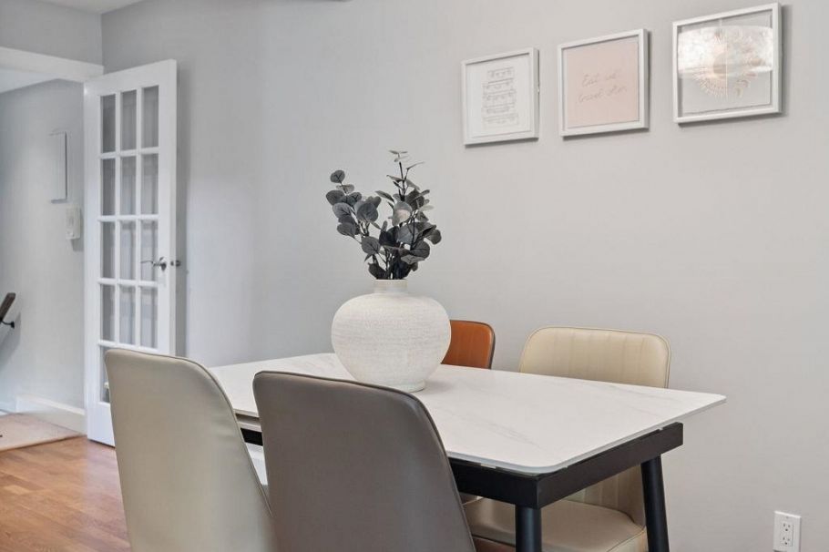 3349 Mountain Highway North Vancouver, BC - 14