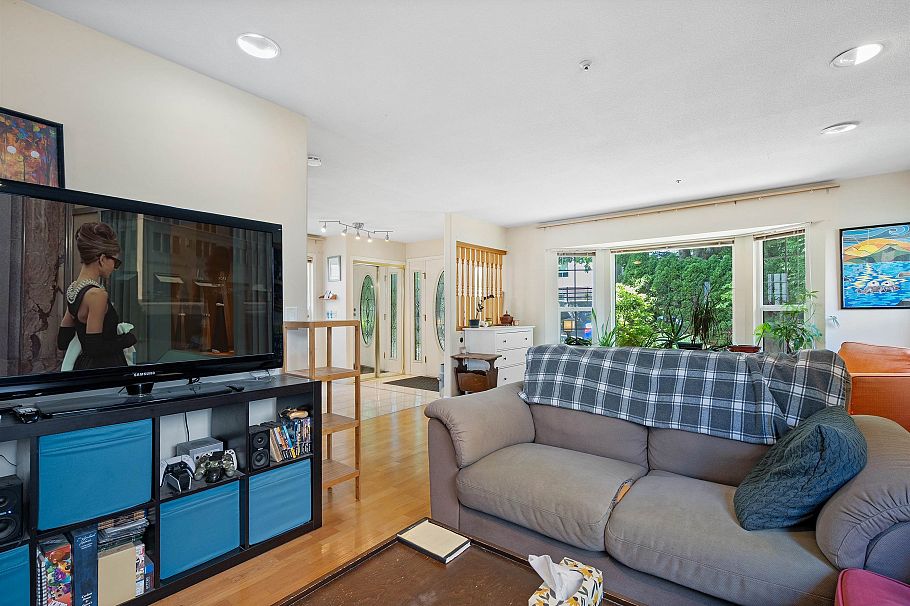 4988 Sherbrooke Street Vancouver, BC - 6