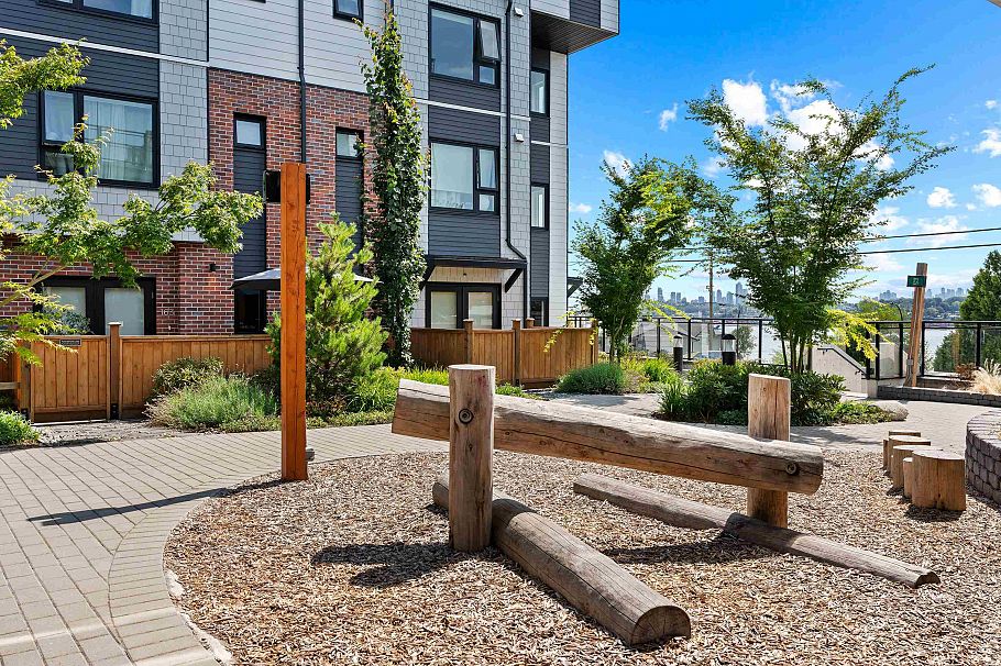 161 565 E 2nd Street North Vancouver, BC - 38