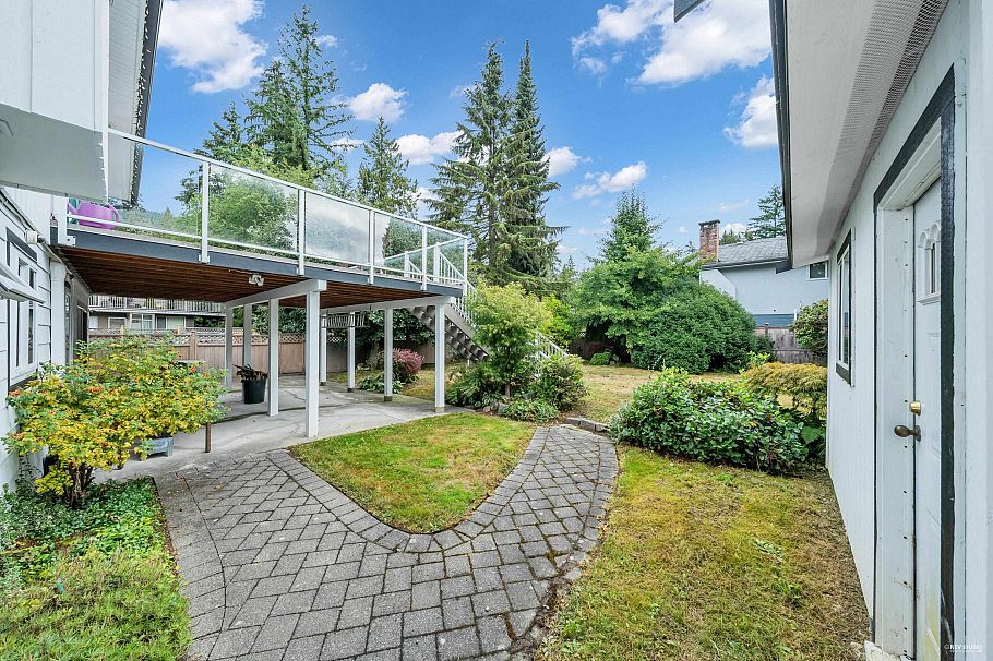 3566 Regent Avenue North Vancouver, BC - 4