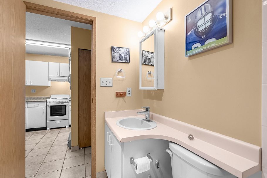 208 2255 Eton Street Vancouver, BC - 12