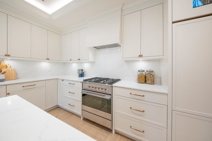 1 2154 E. 6 Avenue Vancouver, BC - 28