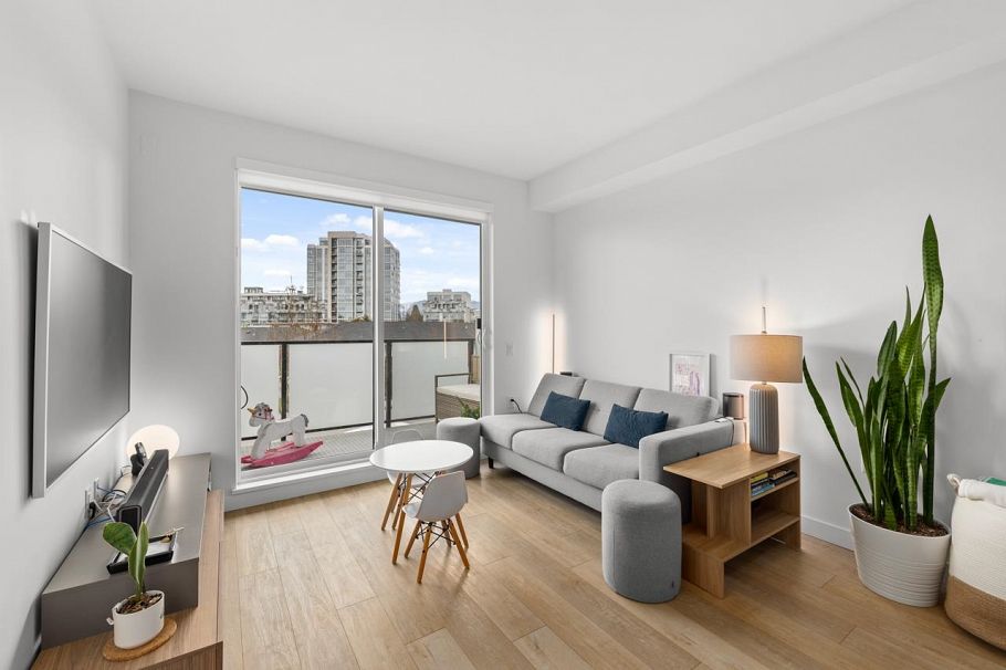 207 4933 Clarendon Street Vancouver, BC - 4