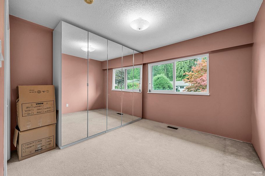 3566 Regent Avenue North Vancouver, BC - 28