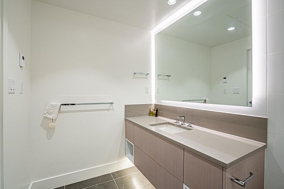 1601 1632 Lions Gate Lane North Vancouver, BC - 15