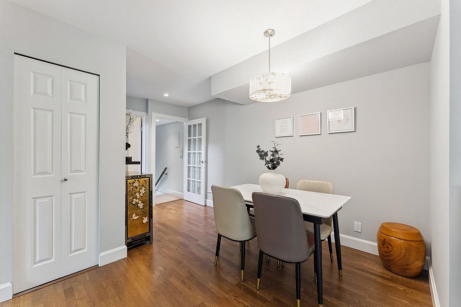 3349 Mountain Highway North Vancouver, BC - 16