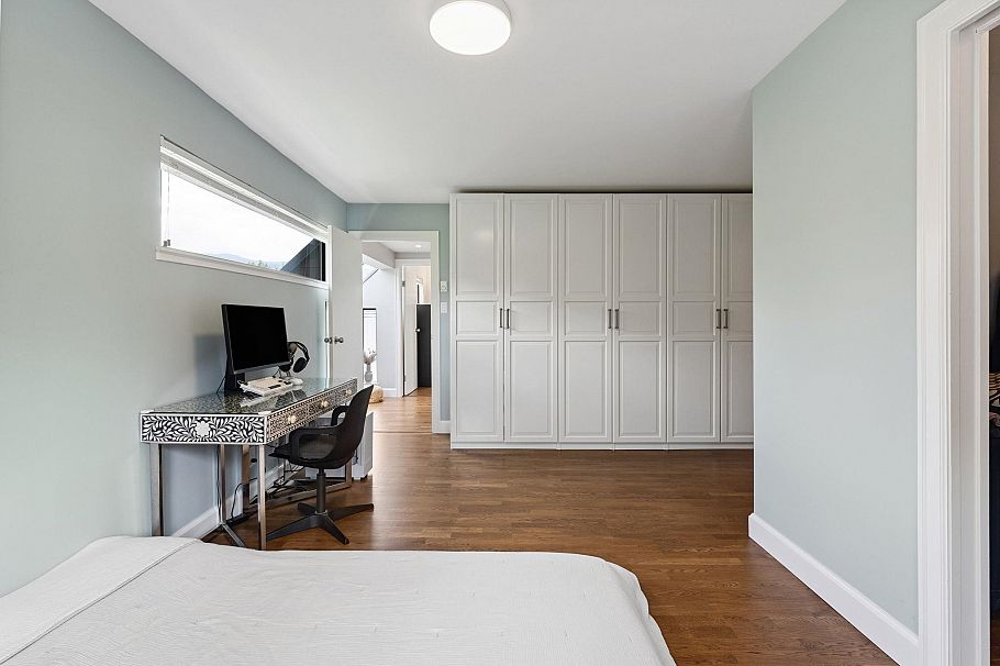 3349 Mountain Highway North Vancouver, BC - 24