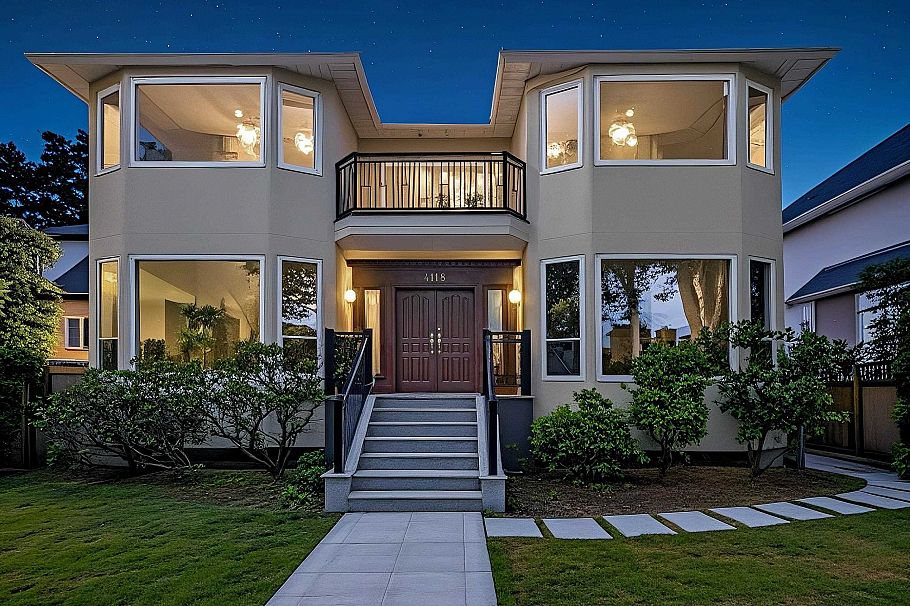 4118 W 13th Avenue Vancouver, BC - 1