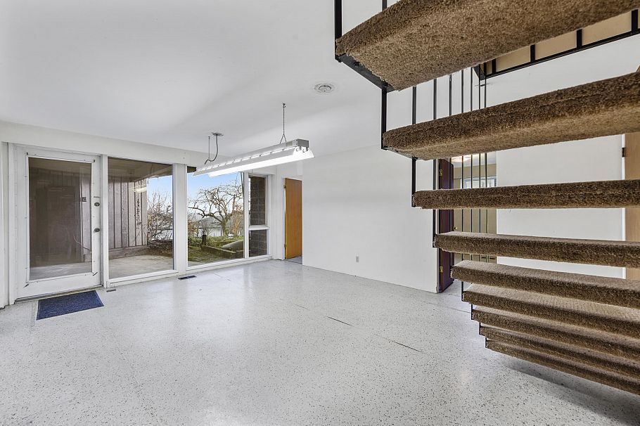 437 E 29th Street North Vancouver, BC - 24