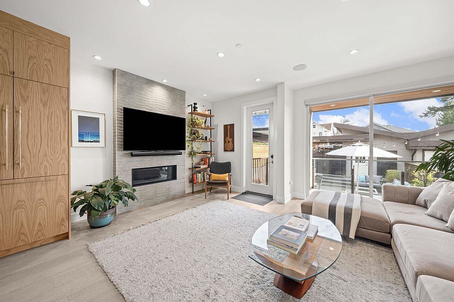 413 W Keith Road North Vancouver, BC - 9