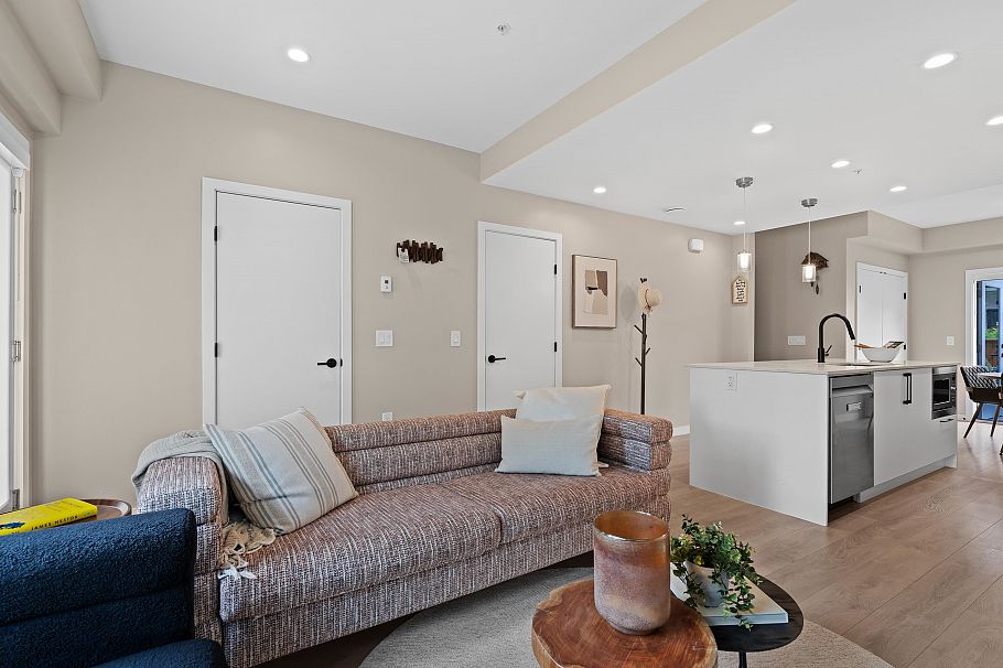 161 565 E 2nd Street North Vancouver, BC - 6