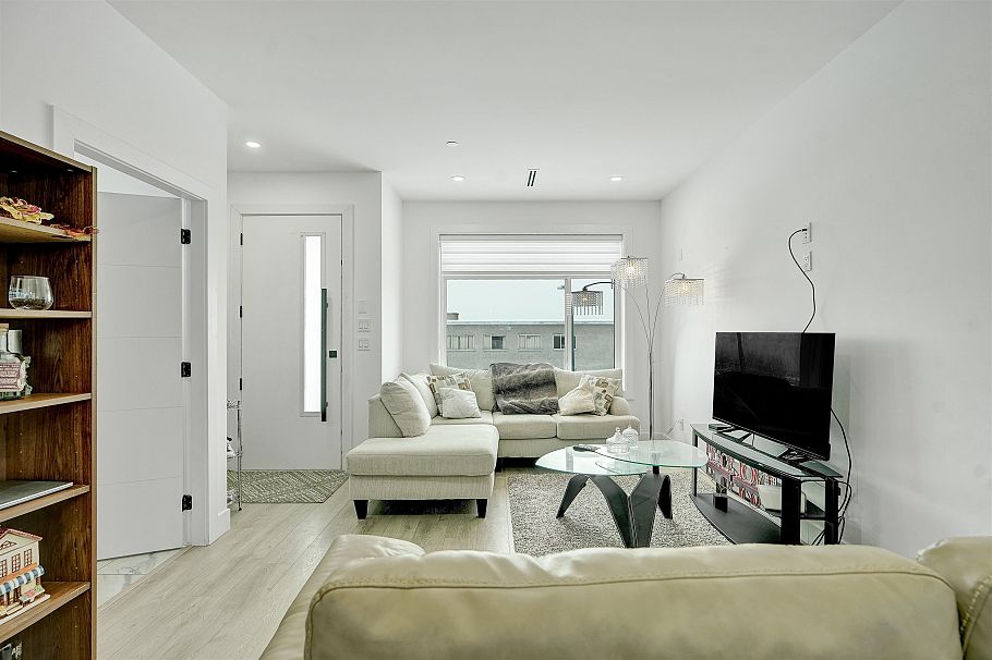 1421 E 62nd Avenue Vancouver, BC - 11