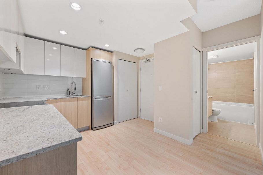 203 1919 Wylie Street Vancouver, BC - 18