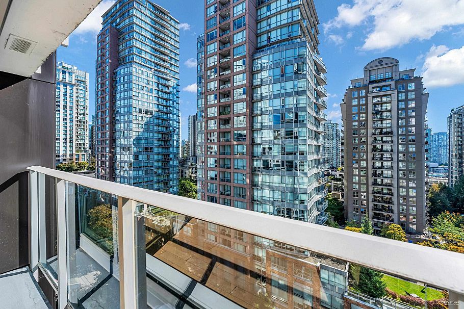 1202 999 Seymour Street Vancouver, BC - 5