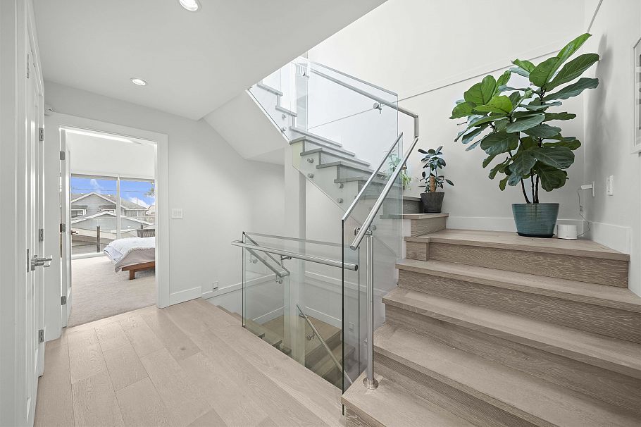 413 W Keith Road North Vancouver, BC - 19