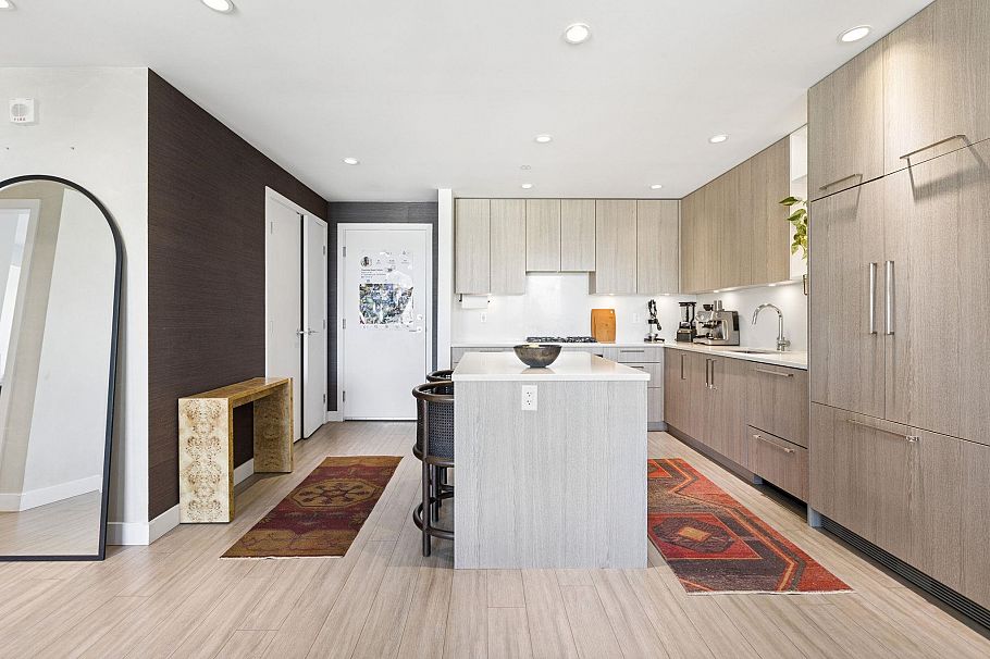 303 707 E 3 Street North Vancouver, BC - 11