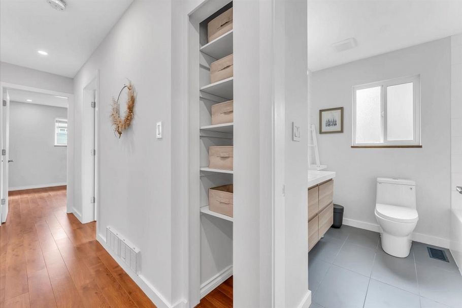 2942 E Georgia Street Vancouver, BC - 18