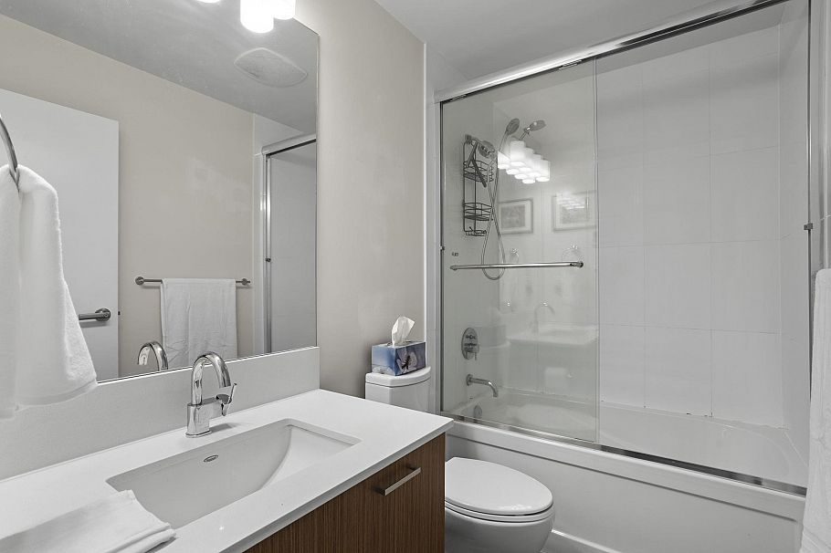 103 1182 W 16th Street North Vancouver, BC - 14