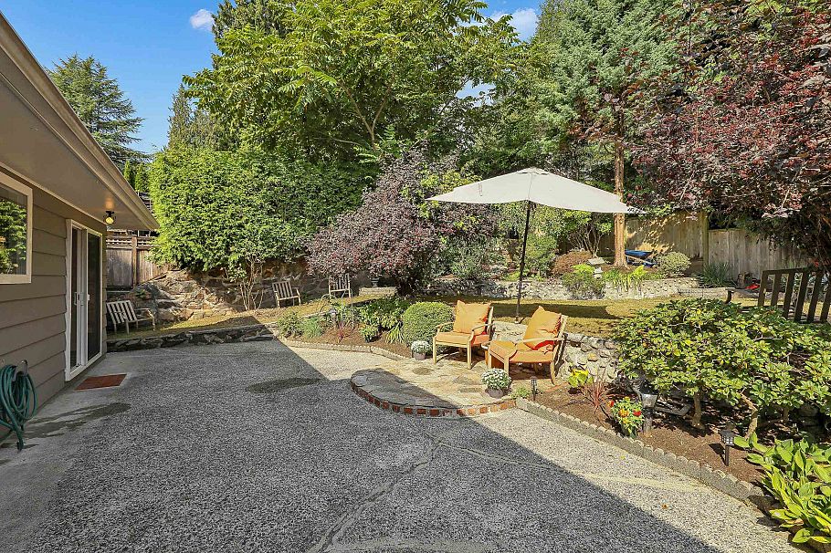 732 E 29th Street North Vancouver, BC - 27