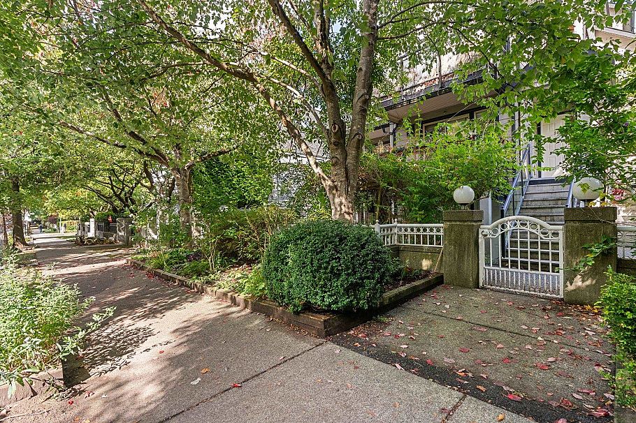 203 755 W 15th Avenue Vancouver, BC - 1