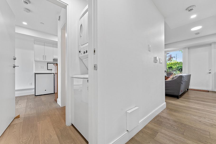 2388 E 34th Avenue Vancouver, BC - 17