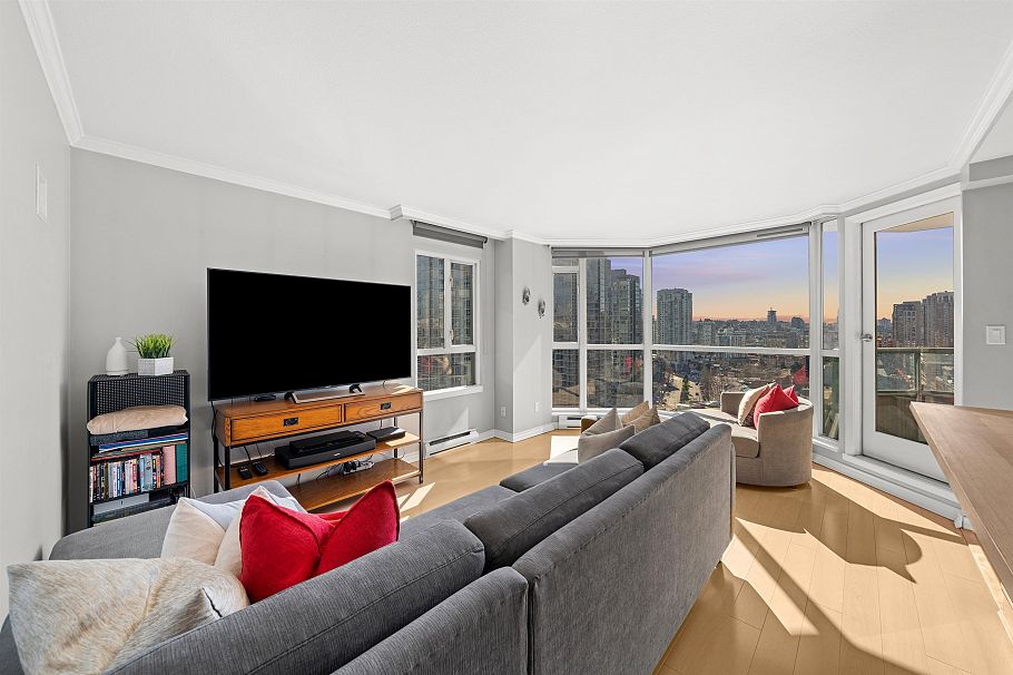 1201 888 Hamilton Street Vancouver, BC - 2