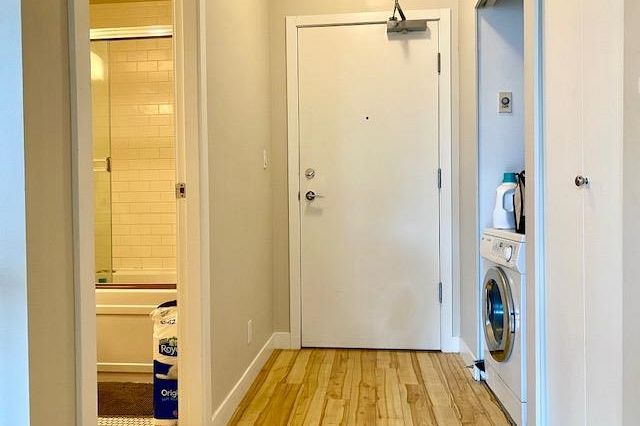 204 1050 Smithe Street Vancouver, BC - 2