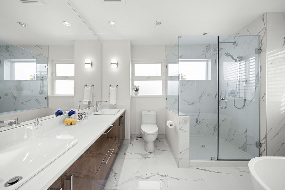 413 W Keith Road North Vancouver, BC - 25