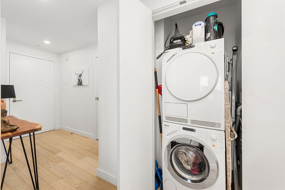 2702 1480 Howe Street Vancouver, BC - 11