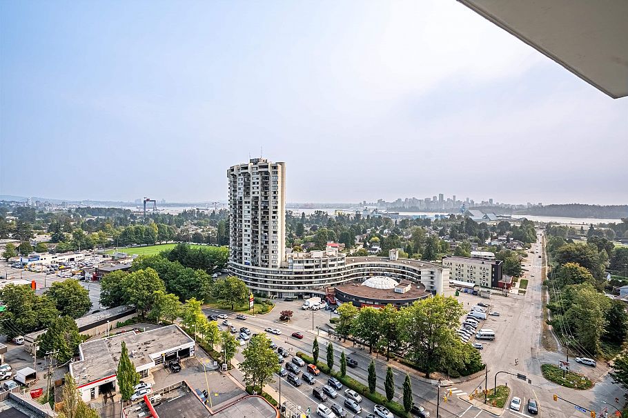 1601 1632 Lions Gate Lane North Vancouver, BC - 11