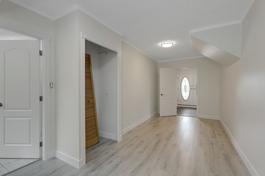 732 E 29th Street North Vancouver, BC - 7