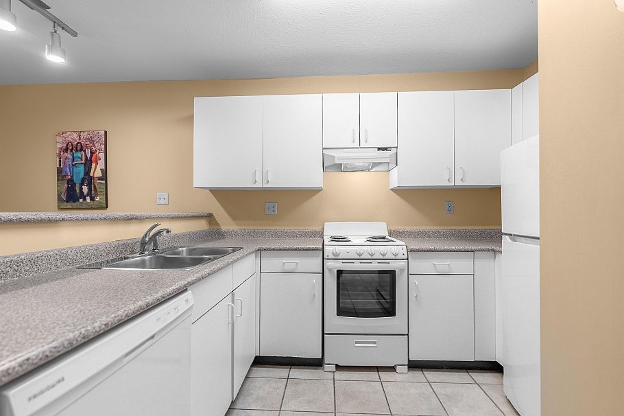 208 2255 Eton Street Vancouver, BC - 7