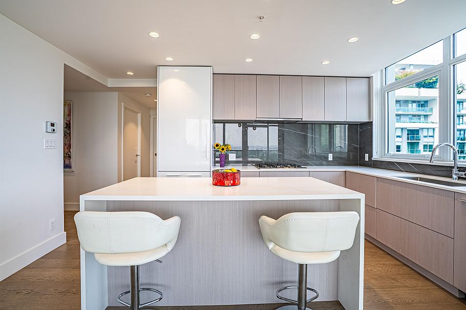 1601 1632 Lions Gate Lane North Vancouver, BC - 7