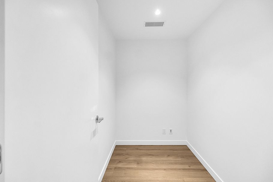 614 1500 Fern Street North Vancouver, BC - 13