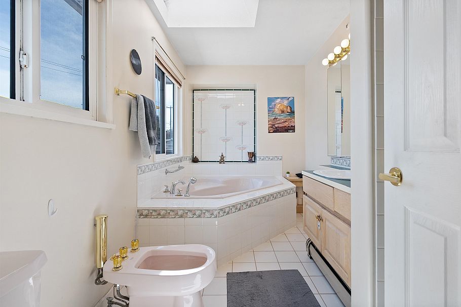 4988 Sherbrooke Street Vancouver, BC - 18