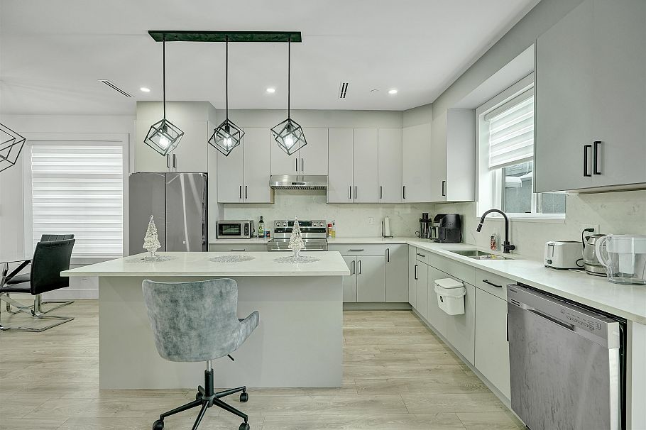 1421 E 62nd Avenue Vancouver, BC - 22