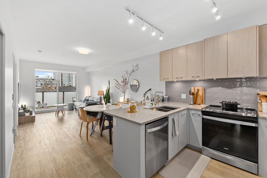 207 4933 Clarendon Street Vancouver, BC - 13