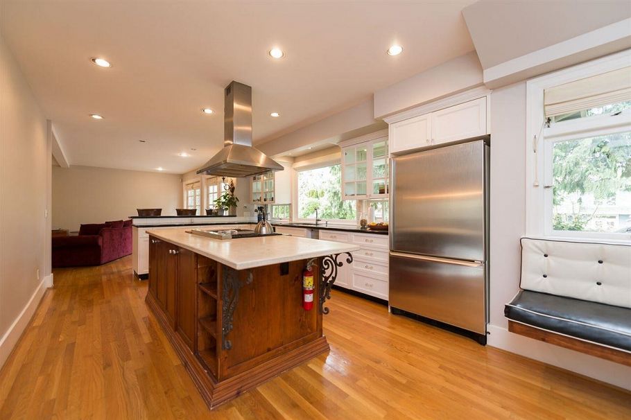 4655 W 6 Th Avenue Vancouver, BC - 3