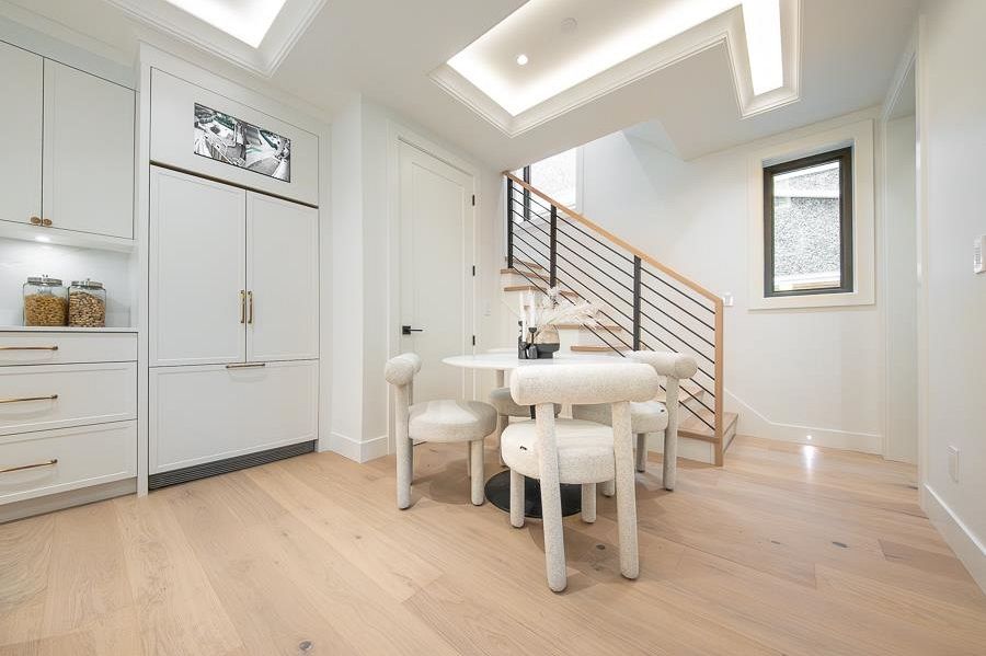 1 2154 E. 6 Avenue Vancouver, BC - 12