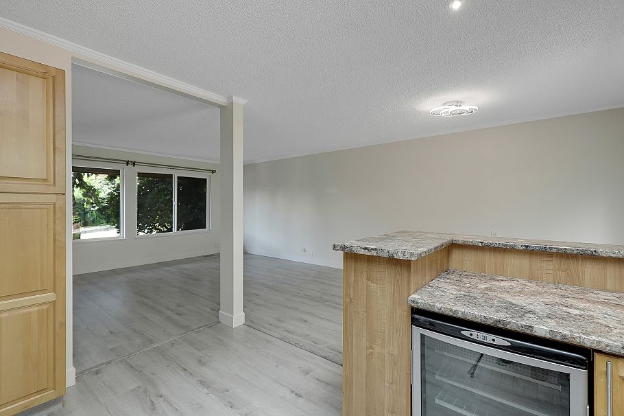 732 E 29th Street North Vancouver, BC - 16